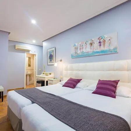 Hotel La Encomienda 2*